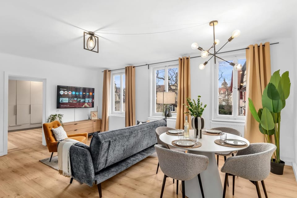 TV and multimedia, Living room, Dining area