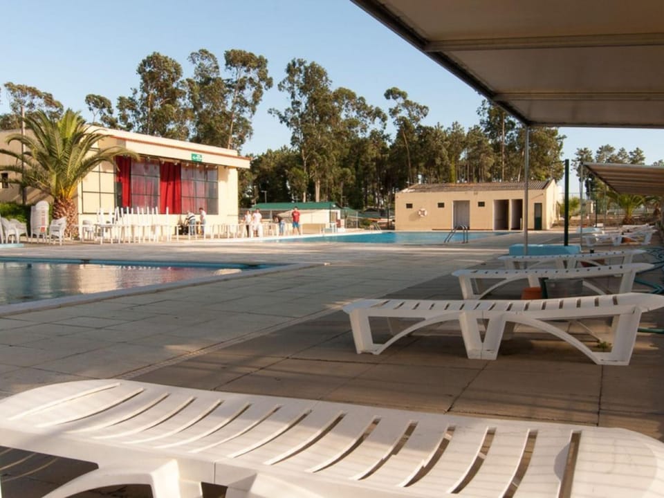 Mobil-home 4 Pers, Terrasse à Fernão Ferro - API-1-52-1811 Campground/ 
RV Resort in Setubal District