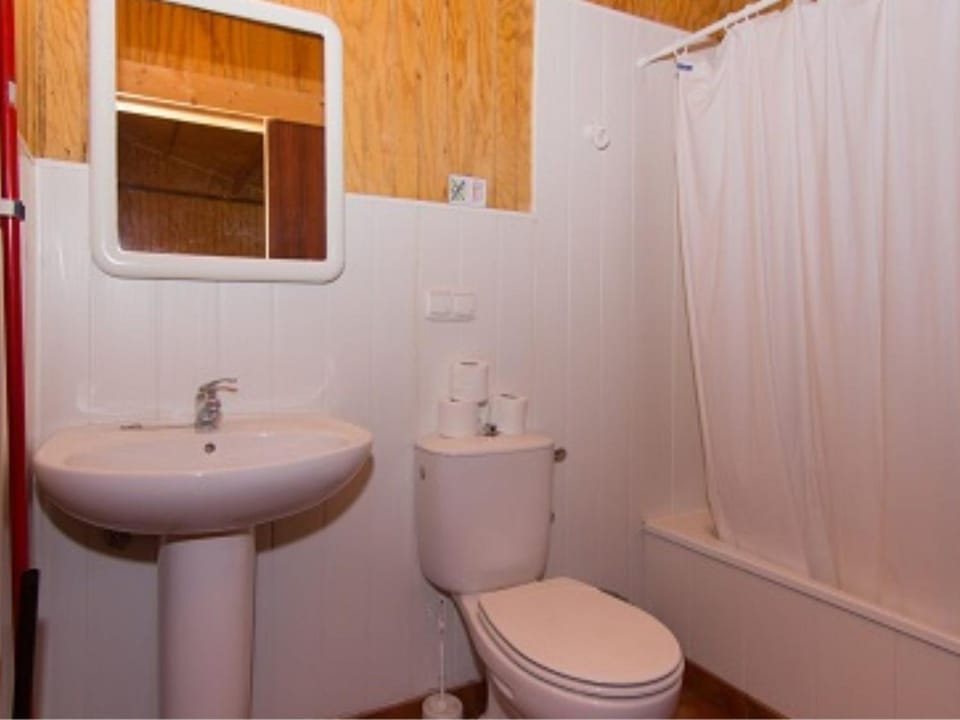 Cabane Accueillante avec Terrasse - API-1-52-1898 Campground/ 
RV Resort in Marbella