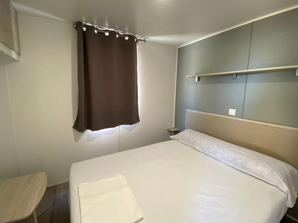 Mobil home à Marbella pour 8 pers. - API-1-52-1922 Campground/ 
RV Resort in Marbella