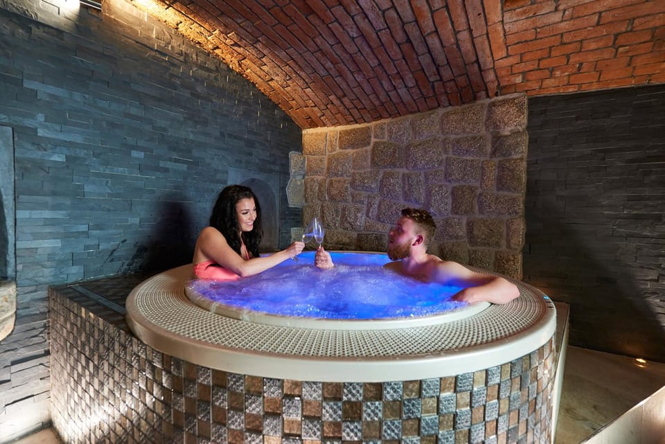 Hot Tub, Hot Tub