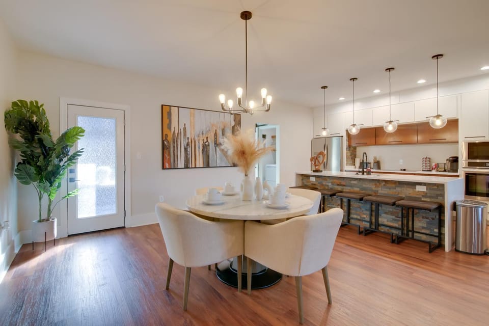 Walk to FedEx Forum! Luxe Townhome w/ Rooftop Deck House in Memphis
