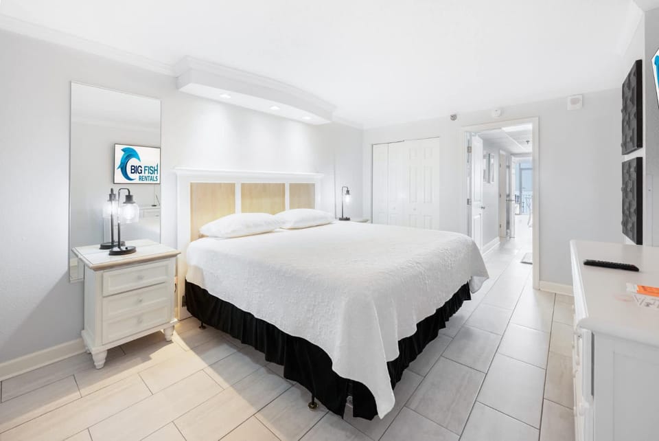Wonderful Honeymoon KING Suite at Caravelle Resort House in Myrtle Beach