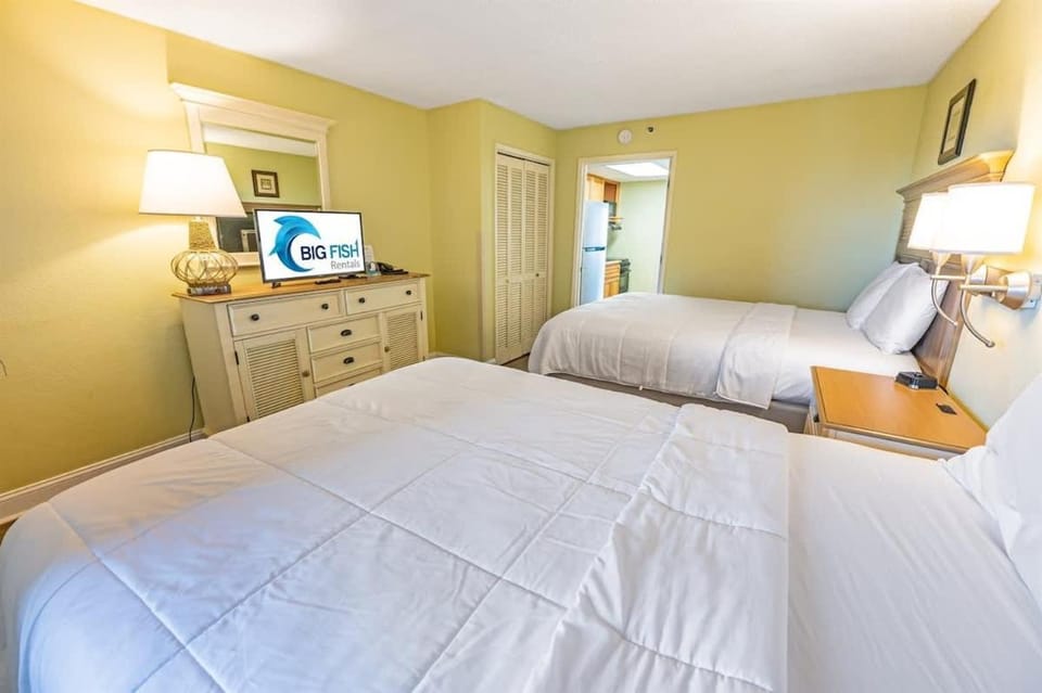 Recently Renovated Oceanfront 1BR Heated Pools House in Myrtle Beach