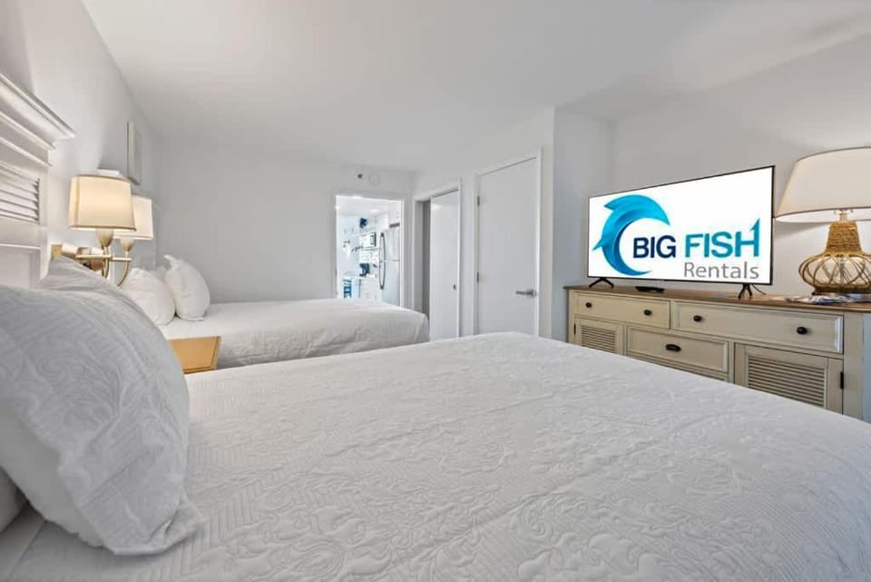 New Remodeled 1BR Direct Oceanfront Heated Pools House in Myrtle Beach