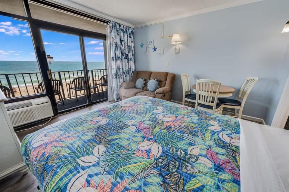 Low Floor Great Direct Oceanfront View Heated Pool House in Myrtle Beach