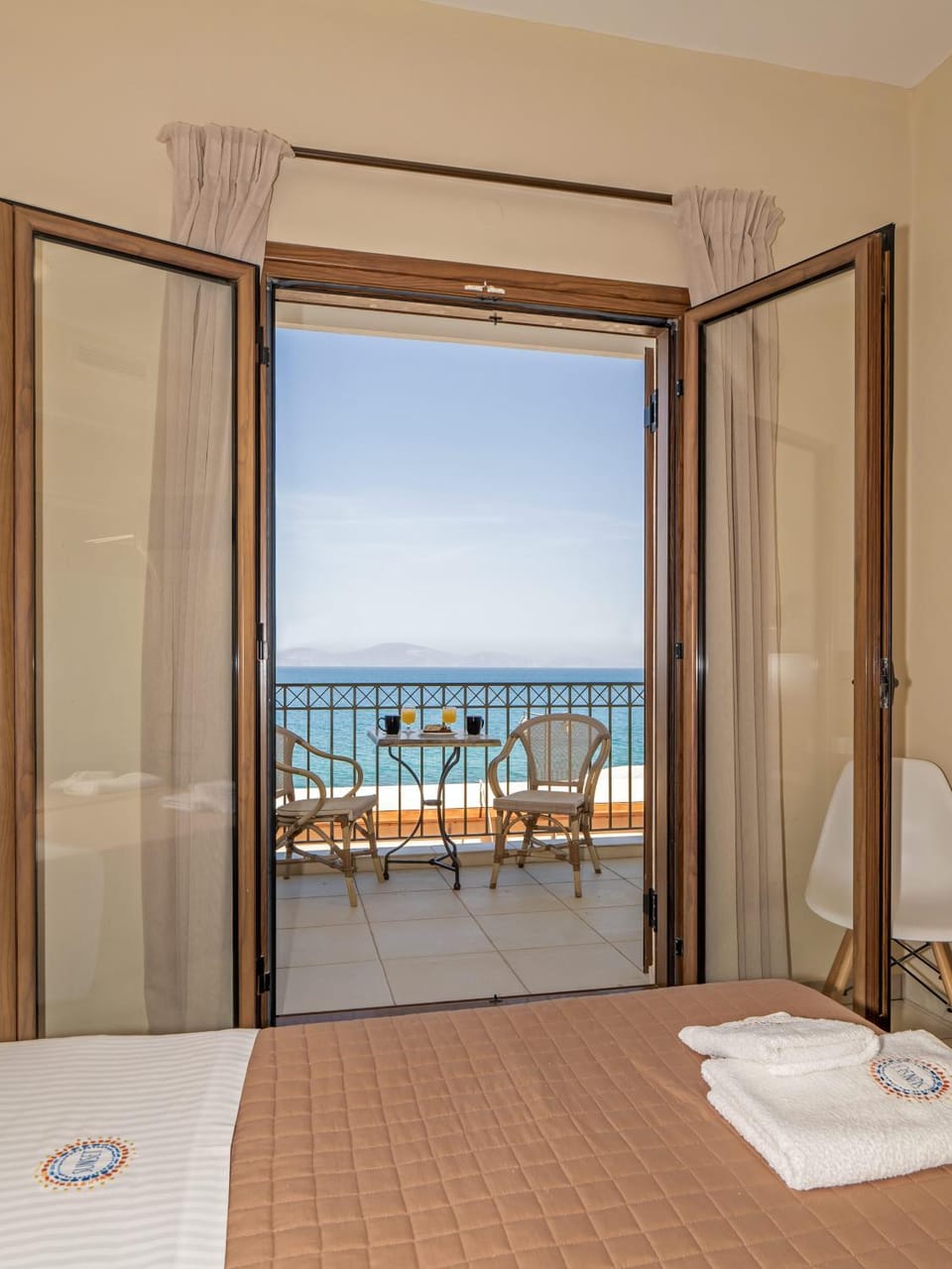 Natural landscape, View (from property/room), Balcony/Terrace, Bedroom, Sea view