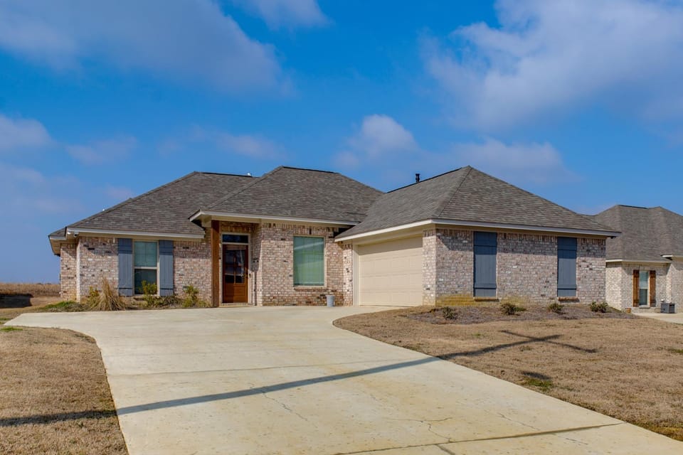Near Plant & Data Center! Work-Ready Canton Base House in Mississippi