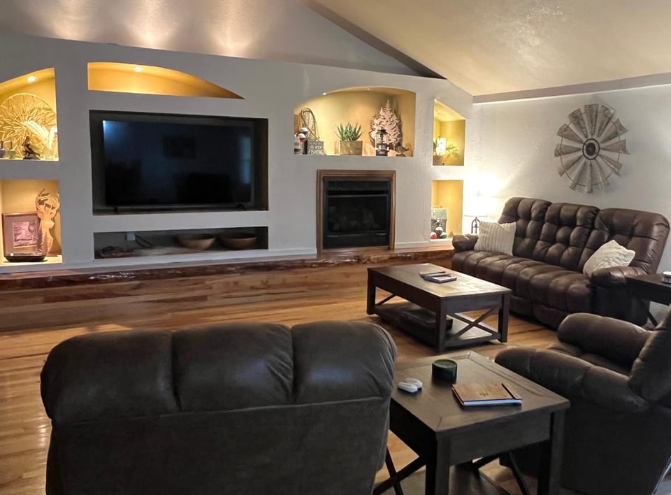 Winding Woods Lodge House in Tom Township