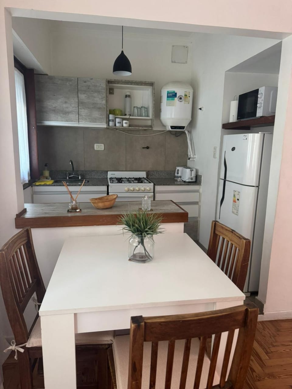 Kitchen or kitchenette, oven