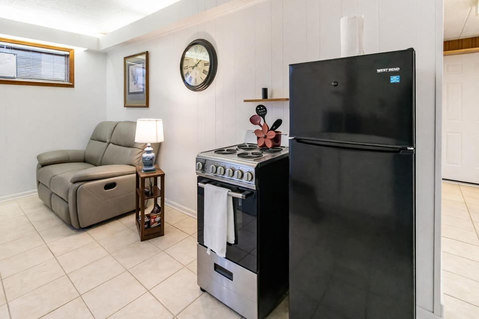 Modern 2BR Apartment • Free Parking • Baden Apartment in Baden