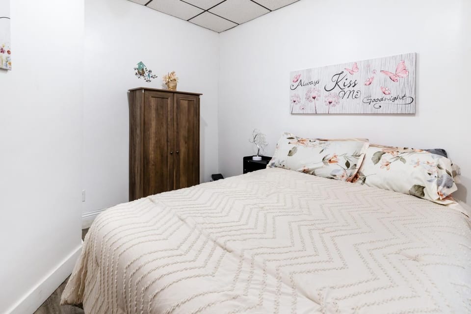 Spacious 2BR Apt • Free Parking • Baden Apartment in Baden