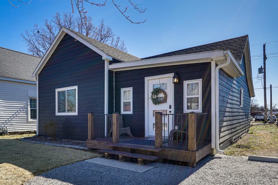 ‘The Hidden Pearl’ - Home Near Trail & State Fair House in Ozark Mountains