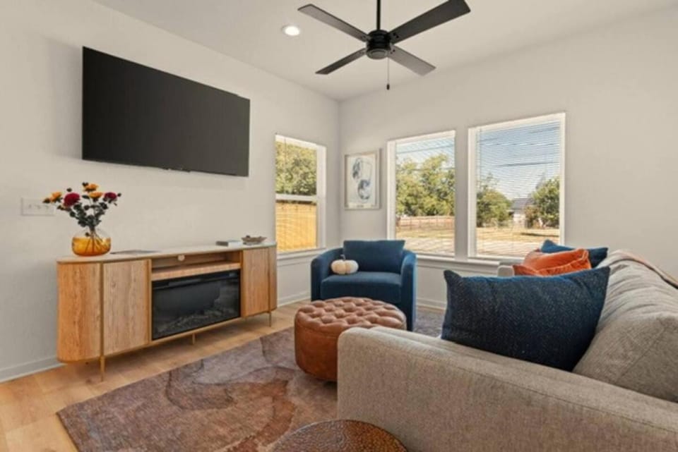 Spacious New Waco Retreat in a Prime Location House in Waco