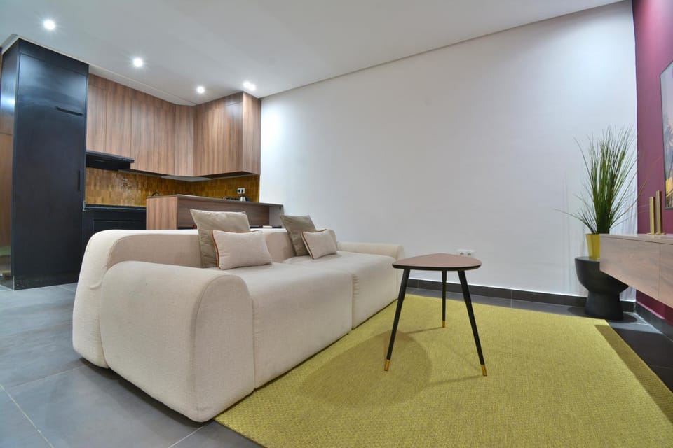 Kitchen or kitchenette, Living room