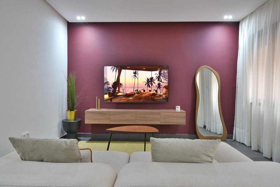Communal lounge/ TV room, TV and multimedia, Seating area