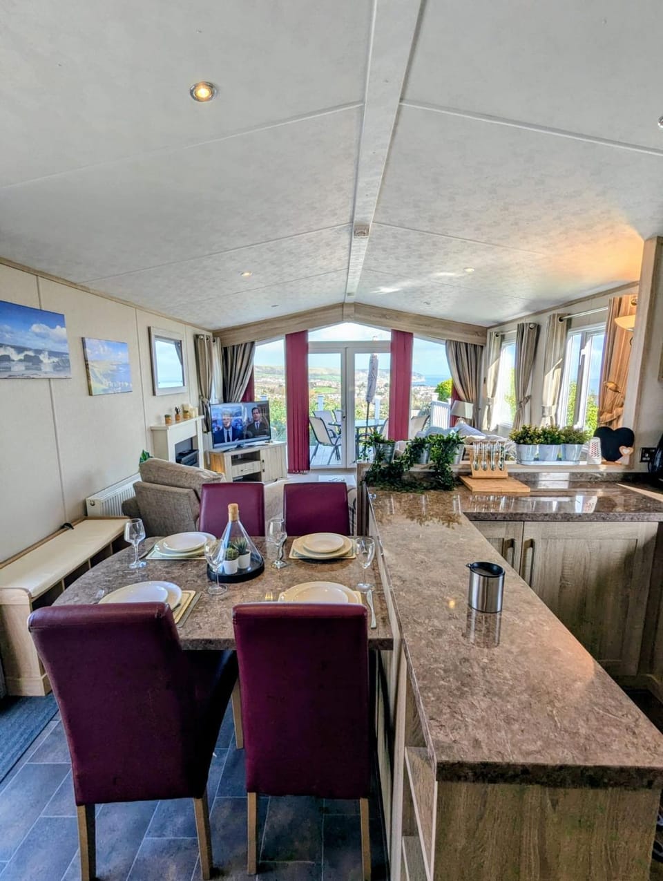 View (from property/room), Living room, Dining area, kitchen