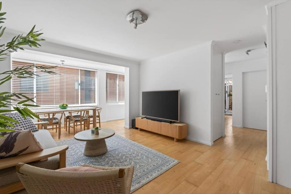 Dee Why Beachside 2BR with AC | 3min Walk to Beach Apartment in Sydney