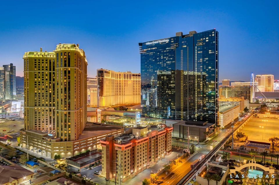 MGM Signature-21-607 F1 Track & Strip View Balcony House in Las Vegas Strip