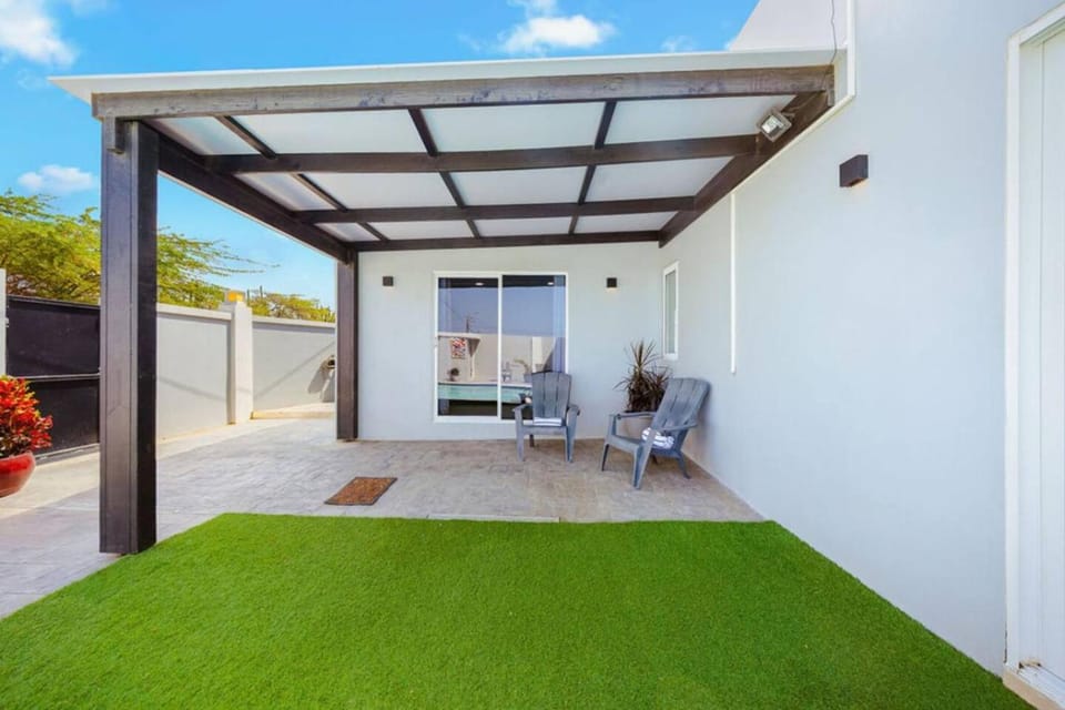 LUX Villa with Private Pool and Patio Lounge by Bocobay Apartment in Noord