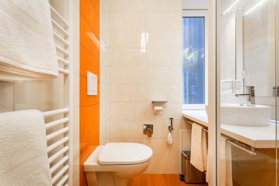 Orange Apartment in the heart of Budapest with free garage Apartment in Budapest