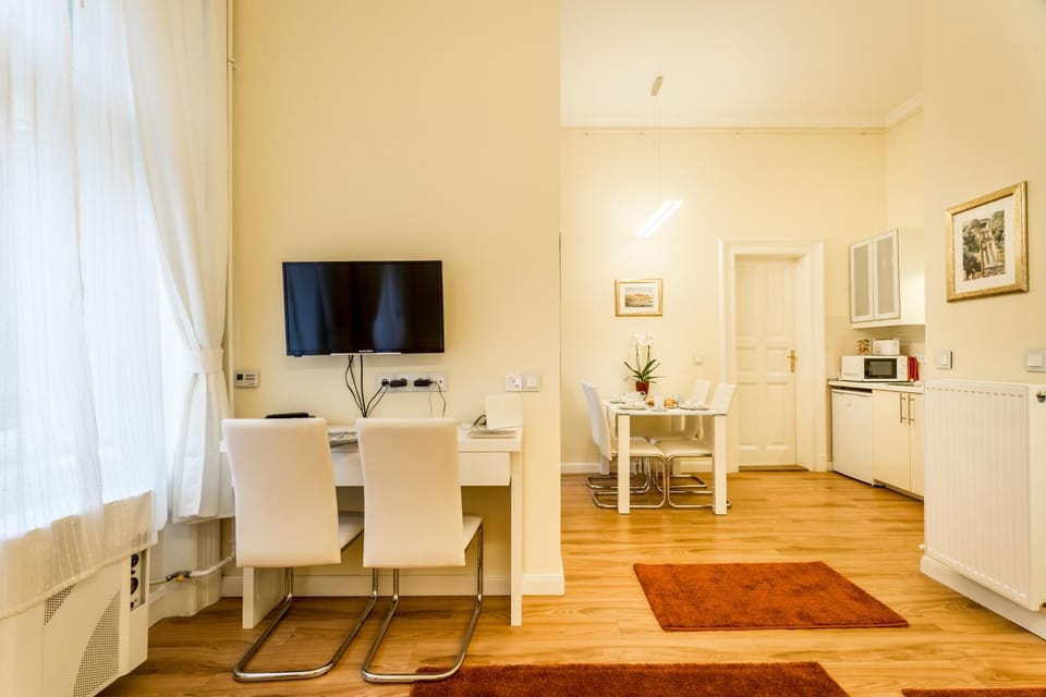 Orange Apartment in the heart of Budapest with free garage Apartment in Budapest