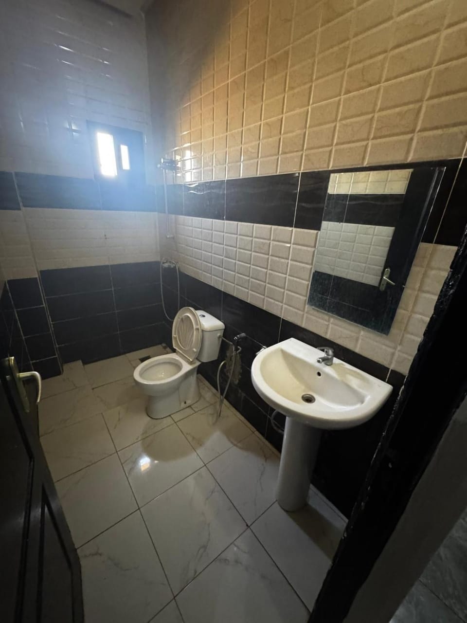 Kantora Red almadie Apartment in Dakar