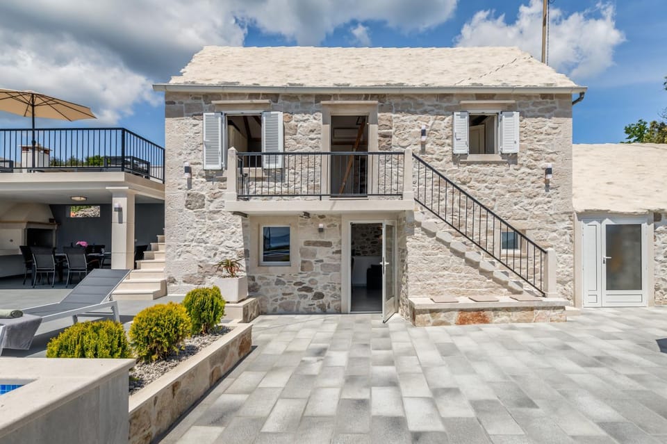 Authentic Dalmatian stone villa Villa in Selca, Brač