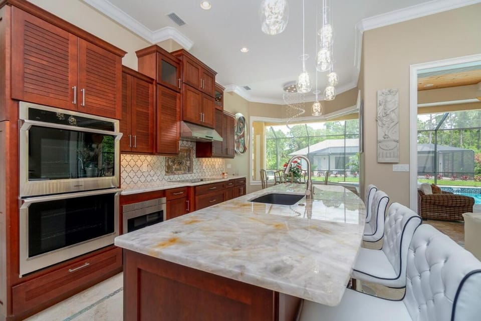 Luxury Gasparilla SGC Retreat with Huge Pool Area Villa in South Gulf Cove