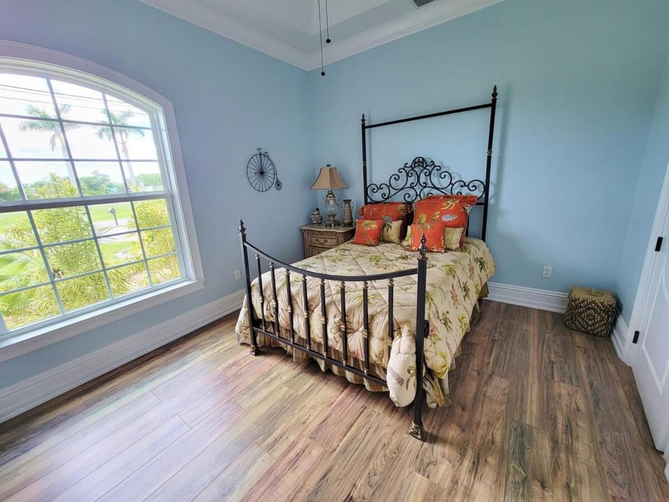 Luxury Gasparilla SGC Retreat with Huge Pool Area Villa in South Gulf Cove