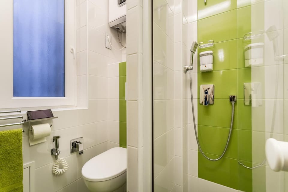 Kiwi Apartment in the heart of Budapest with free parking Apartment in Budapest