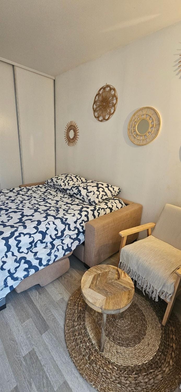 Bed, Photo of the whole room