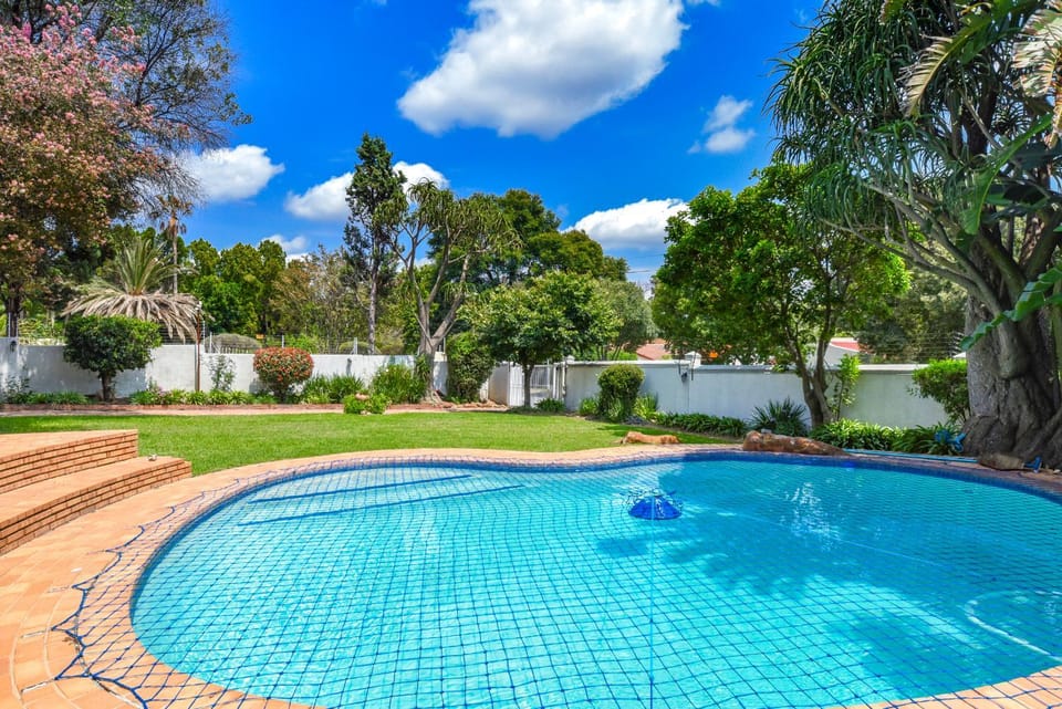 Garden, Swimming pool