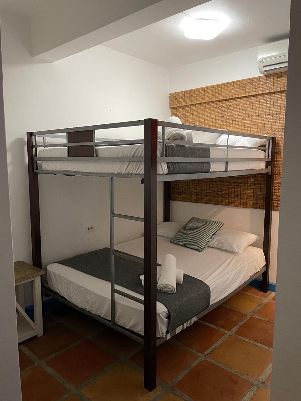 Condado Beach 1BR AC Wi-Fi Great Location Apartment in San Juan