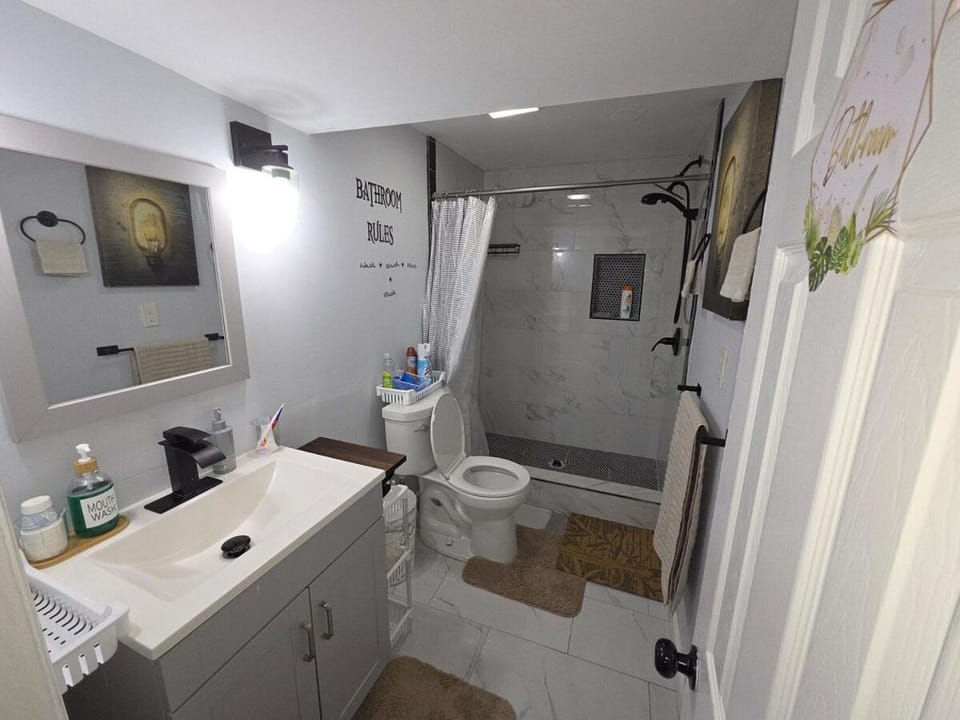 Private Executive Suite Apartment in Waterbury