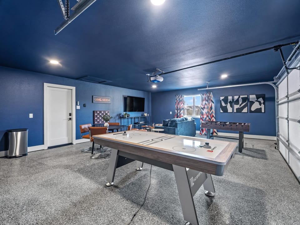 Amelias Corner Hot Tub Ultimate Game Room House in Keller
