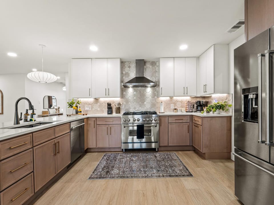 Waterview Residence 4 BD 2 Kings Fire Pit House in Richardson