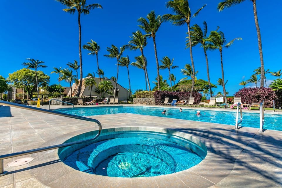 Maui Kamaole #H-108 Ocean View Condo across the street from beach, Full A/C Apartment in Wailea