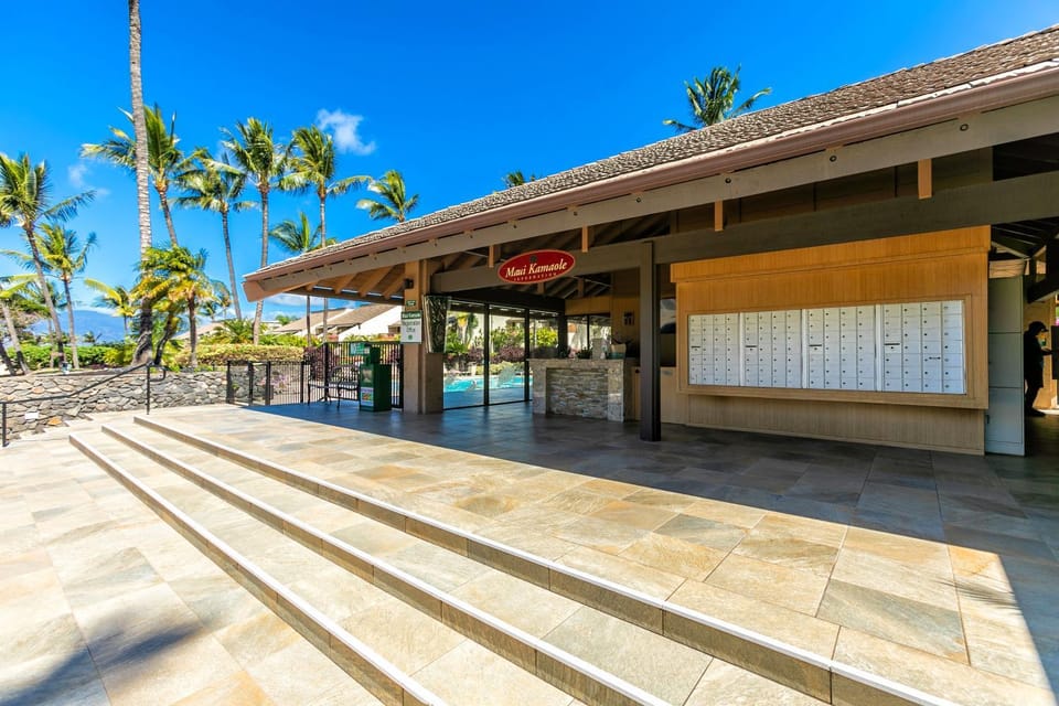Maui Kamaole #H-108 Ocean View Condo across the street from beach, Full A/C Apartment in Wailea