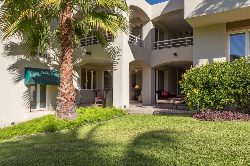Palms at Wailea #1803 Large Private Lanai, Spacious Unit, Wifi Great Location Apartment in Wailea