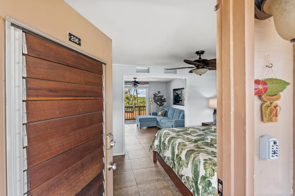 Wailana Sands #206 Boutique Property, Quiet Central Location, Close to Beach Apartment in Kihei