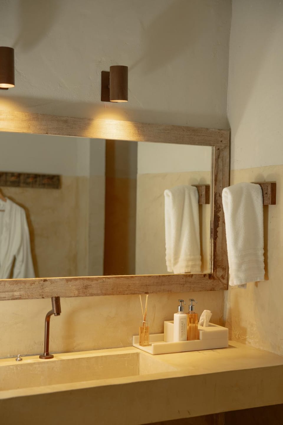 Bathroom, towels