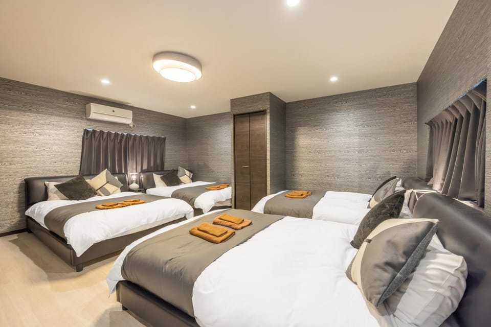 2 mins on foot from the station, 9 mins by Asakusa tram, Direct access to Skytree, Haneda, Narita, Maximum 9 people, Convenient for sightseeing Apartment in Japan