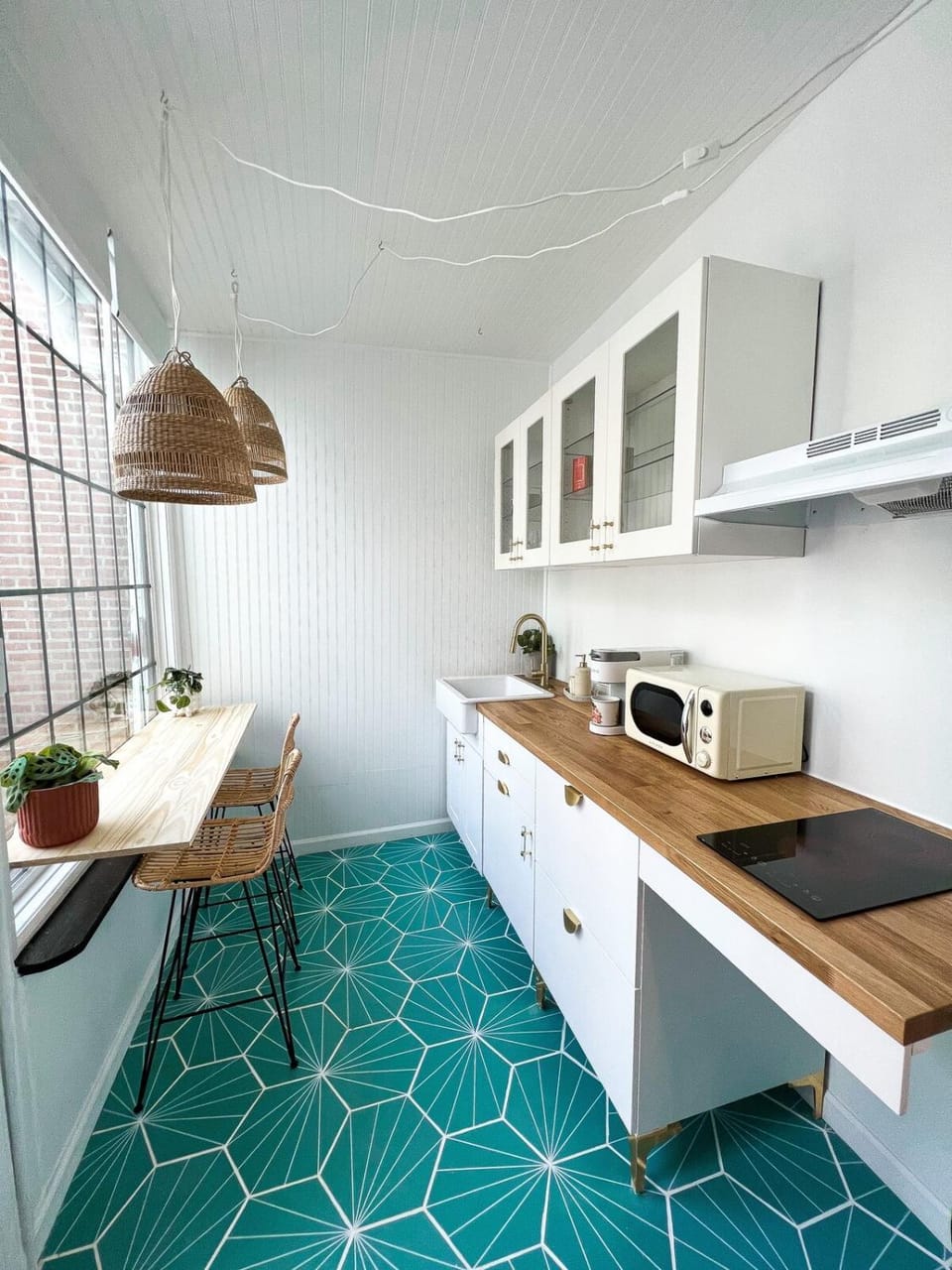Retreat with Parking Sleeps 6 Apartment in Phoenixville