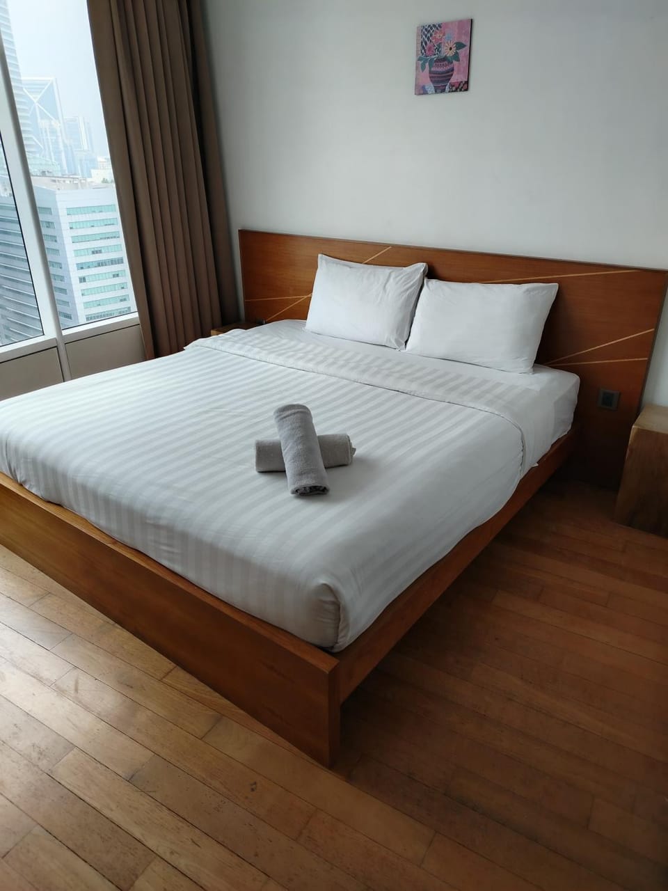 Bed, Photo of the whole room, Bedroom, towels