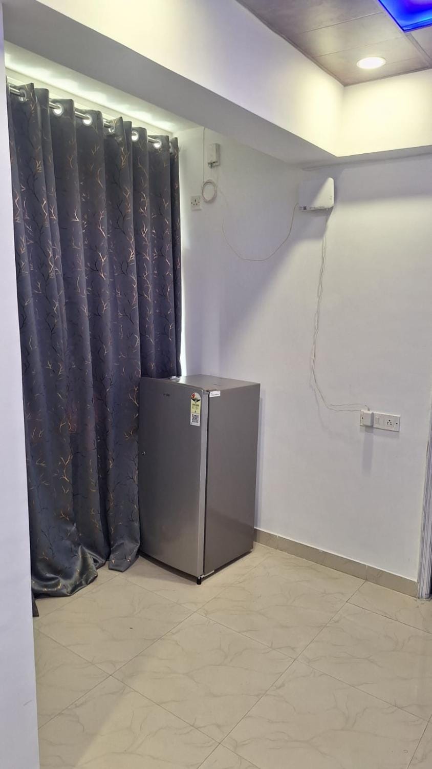 Urban Cozy 2 bhk Apartment in Uttar Pradesh