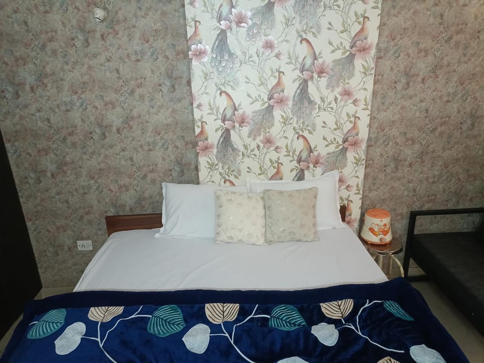 Urban Cozy 2 bhk Apartment in Uttar Pradesh