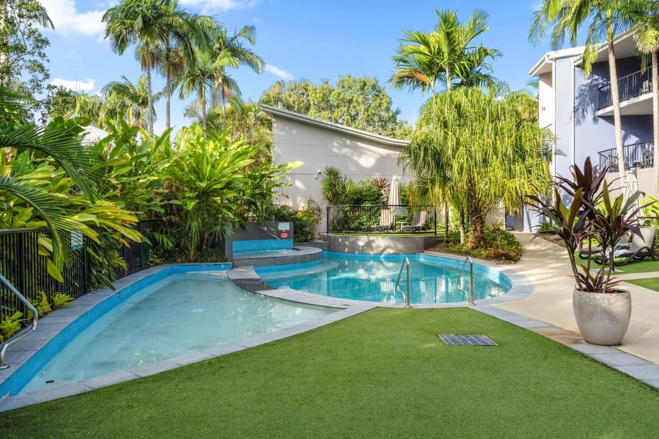 Pool view, Swimming pool, Swimming pool, sunbed