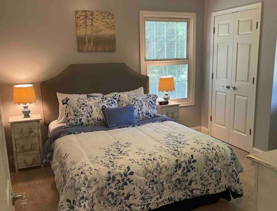 Charming cottage on a Family Farm House in Pickens County