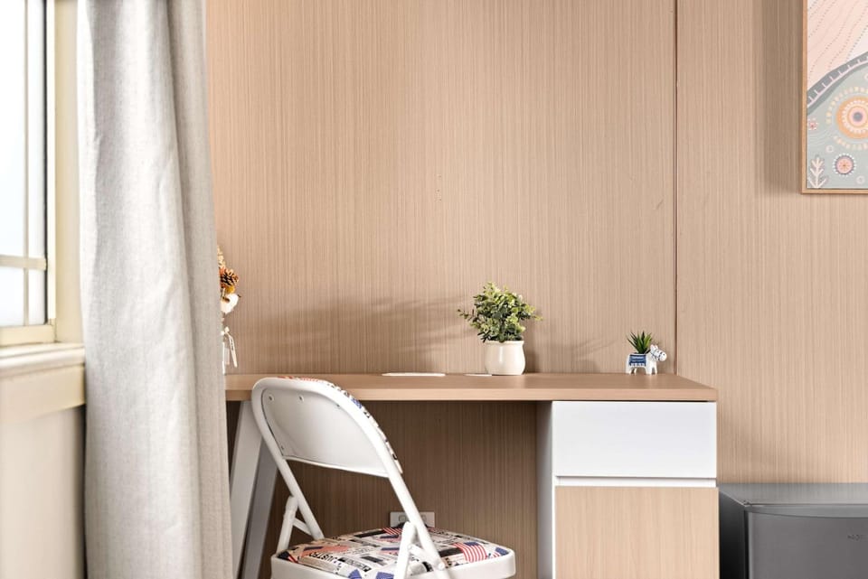 Classic Double Room - Convenient Spot in Bexley - Shared Bathroom Bed and Breakfast in Sydney